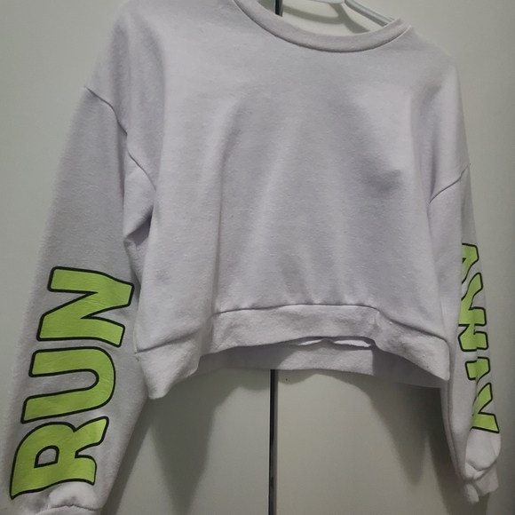 Cropped crew neck "RUN AWAY" - Picture 2 of 2